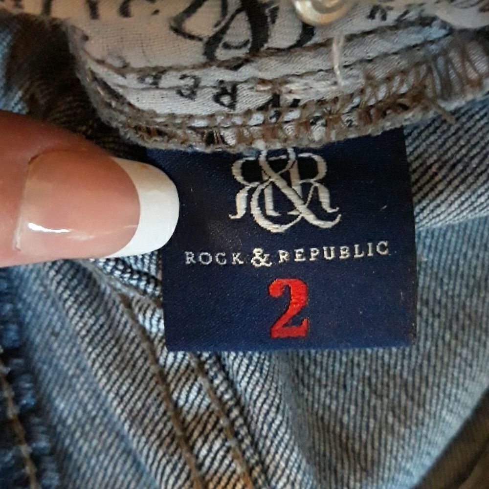 ROCK & REPUBLIC Straight Leg Jean's 2 - Picture 8 of 10